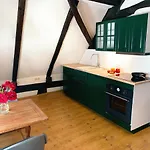 Historische Mit Kamin In Appartement